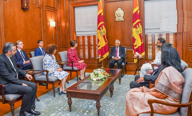 மூன்று புதிய தூதுவர்கள் ஜனாதிபதியிடம் தமது நற்சான்றிதழ்களை கையளித்தனர்