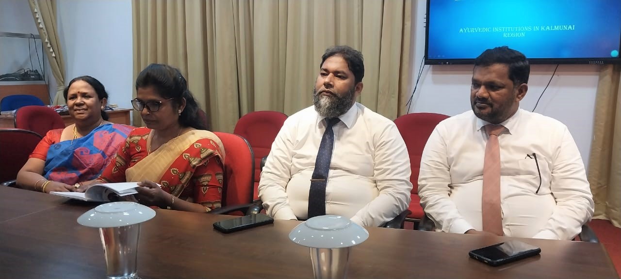 ஆயுர்வேத வைத்தியசாலை தொடர்பாக வைத்தியர்களுடனான மீளாய்வு கூட்டம்