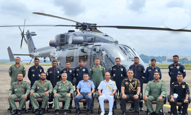 இந்தியக் கடற்படையினரின் அதி நவீன இலகுரக ஹெலிகொப்டர் இலங்கையில்!