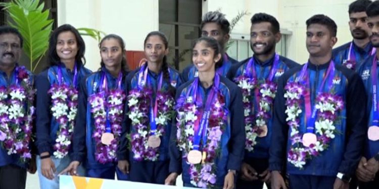 இலங்கைக்குப் பெருமை சேர்த்த வீரர்களுக்கு உற்சாக வரவேற்பு!