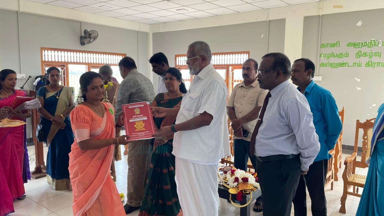 கல்லூண்டாய் குடியேற்றத்திட்ட மக்களுக்கான காணி உறுதிப்பத்திரங்கள் வழங்கி வைப்பு!
