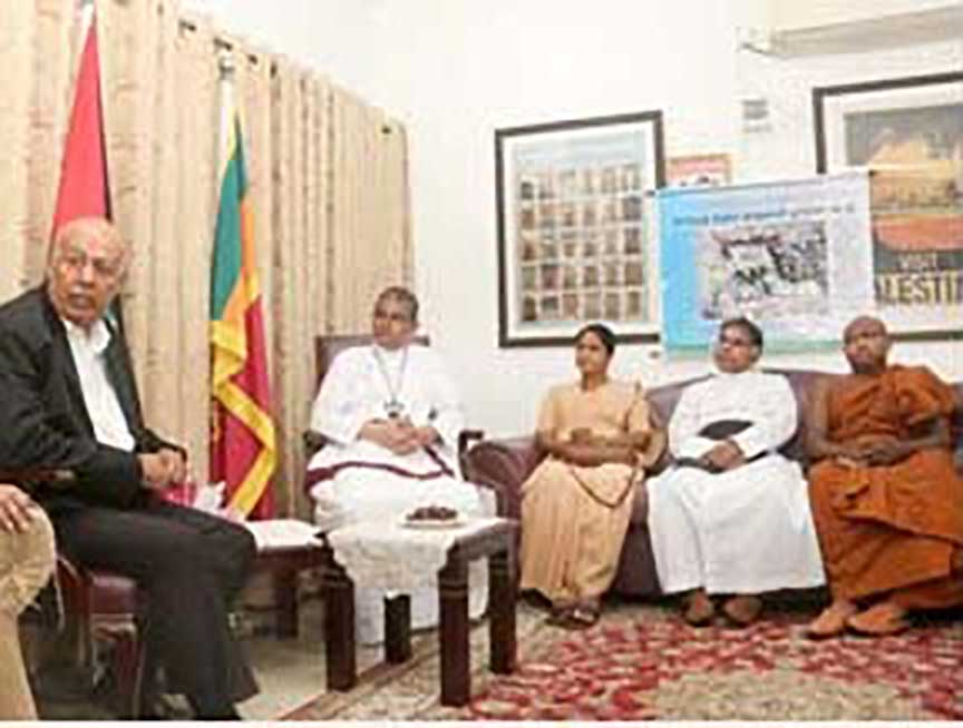 காஸா மக்கள் முகங்கொடுத்துவரும் துயரங்கள் தொடர்பில்  மததலைவர்களிடம் பலஸ்தீன தூதர் கண்ணீர் மல்க விவரிப்பு!