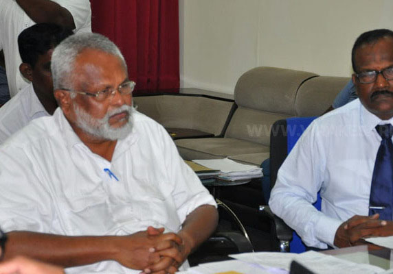 சட்டவிரோத மணல் அகழ்வு ; பொலிஸாருக்கு துணையாக இராணுவம், எஸ்.ரி.எப் களமிறங்கும் – டக்ளஸ் தேவானந்தா