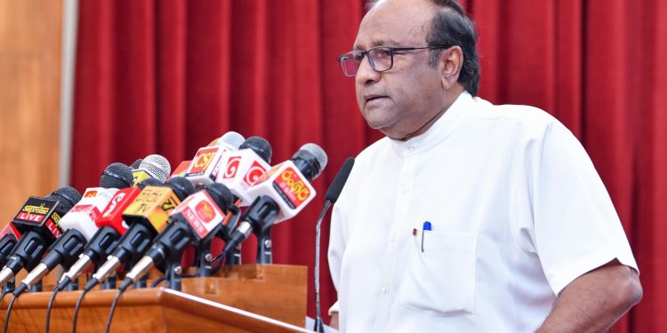 புலி அமைப்பின் வாலை மட்டுமே எம்மால் அழிக்க முடிந்தது : சரத் வீரசேகர கவலை!