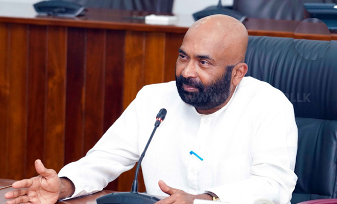 பொருளாதார பாதிப்பால் மூளைசாலிகள் நாட்டைவிட்டு வெளியேறுகிறார்கள் என்பதை ஏற்றுக்கொள்ளமுடியாது! ரஞ்சித் சியம்பலாபிட்டிய கூறுகிறார்