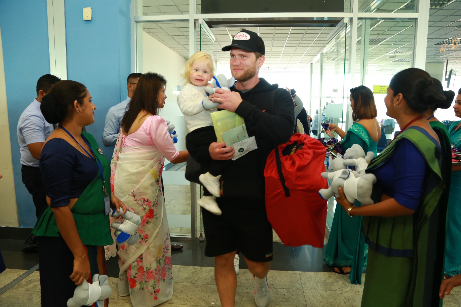 செக் குடியரசு விமானம் நாட்டுக்கு 252 பயணிகளுடன் வந்தடைந்தது!