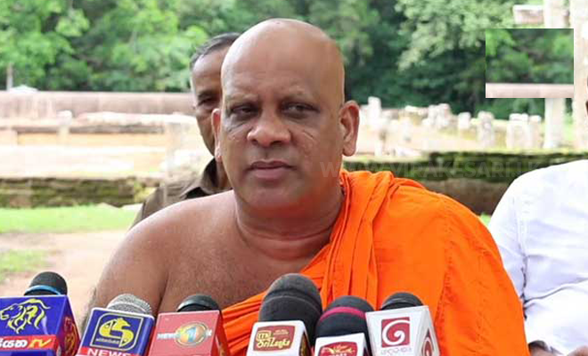 ஆட்சியாளர்கள் நாட்டைத் தாரை வார்க்கும் செயற்பாட்டில் தொடர்ந்தும் ஈடுபடுகிறார்கள்! தம்மரத்ன தேரர் காட்டம்