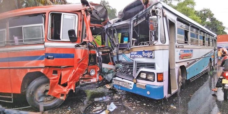 பதுளை – மொரஹெல விபத்து – ஒருவர் உயிரிழப்பு 18 பேர் காயம்!