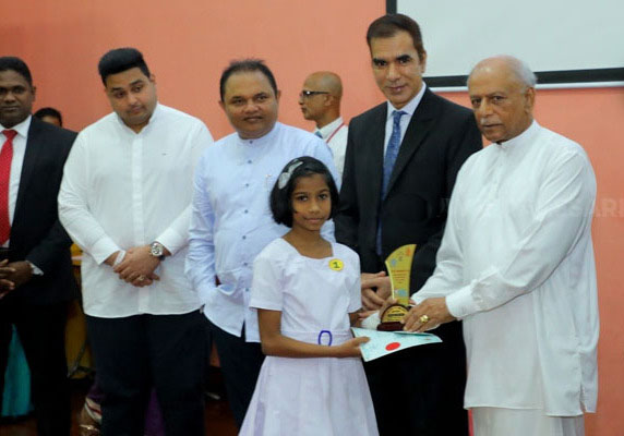 நவீன தொழில்நுட்பம் தொடர்பில் கவனம் செலுத்த வேண்டும் – பிரதமர் தினேஷ் குணவர்தன