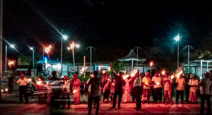 மட்டக்களப்பில் தீப்பந்தங்களை ஏந்தி கவனயீர்ப்புப் போராட்டம்!