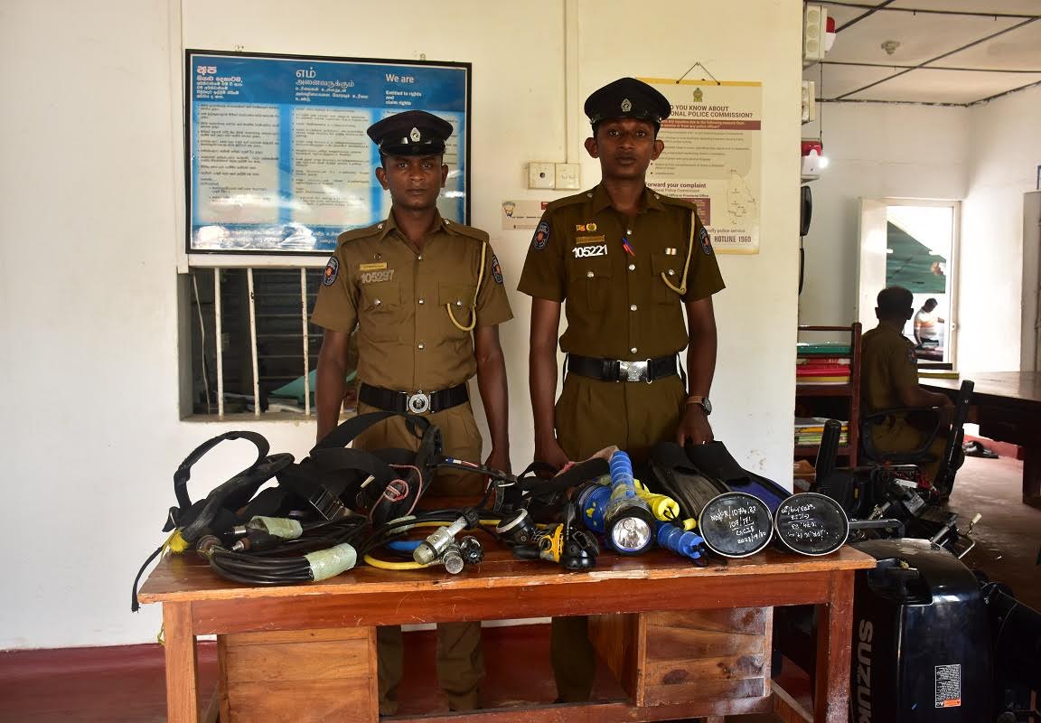 மன்னாரில் மீன் வாடியிலிருந்து திருடப்பட்டுள்ள 9 லட்சம் ரூபா பெறுமதியான பொருள்கள் மீட்பு!  திருடியவர் கைது