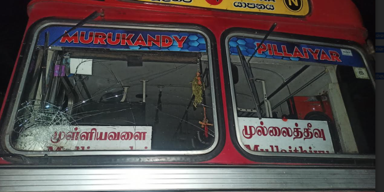 யாழ் நகர பஸ்களை இலக்கு வைத்து தாக்குதல்