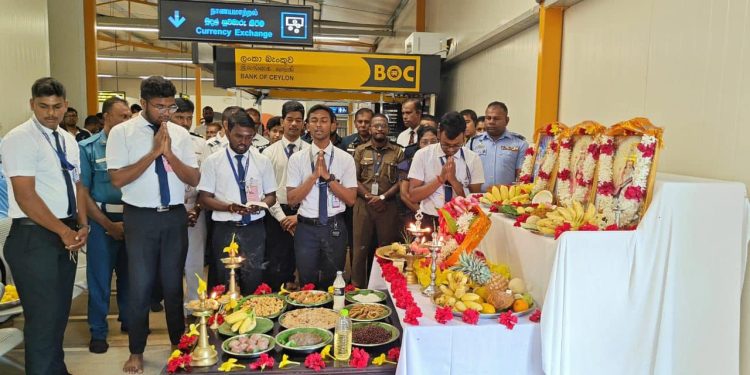 யாழ். விமான நிலையத்தில் நவராத்திரி பூசை வழிபாடு!