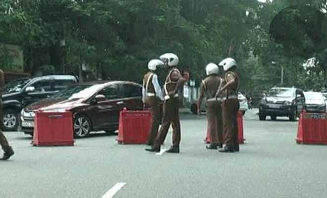 இலங்கை கிரிக்கெட் சபைக்குச் செல்லும் வீதிக்கு பூட்டு