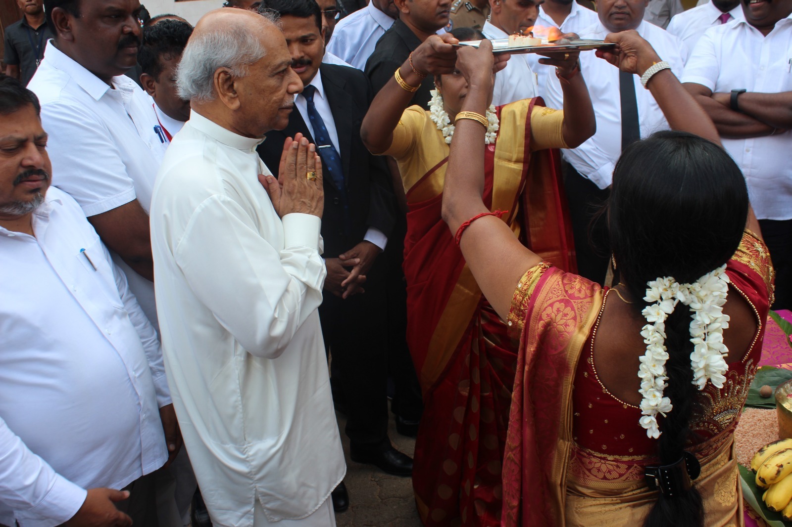 ஒரே கிராமம் ஒரே நாடு’ கலந்துரையாடல் வவுனியாவில் பிரதமர் தலைமையில் நடந்தது