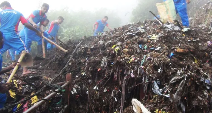 சிவனொளி பாதமலை கழிவுகளை அகற்ற வருடாந்தம் 2 மில்லியன் ரூபா செலவு