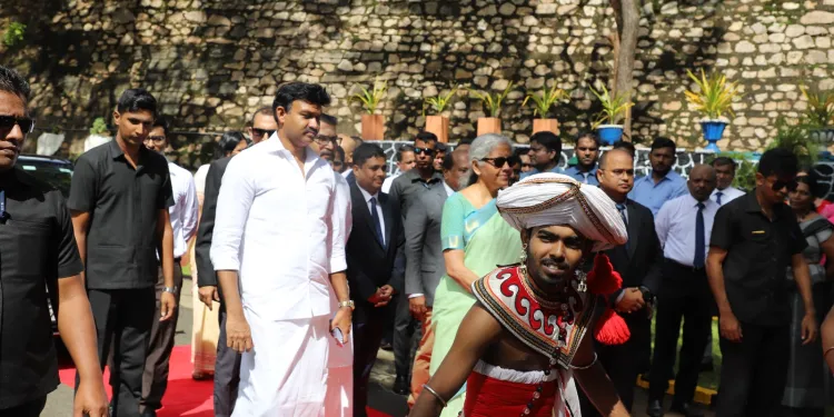 திருகோணமலை IOC க்கு நிர்மலா சீதாராமன் விஜயம்