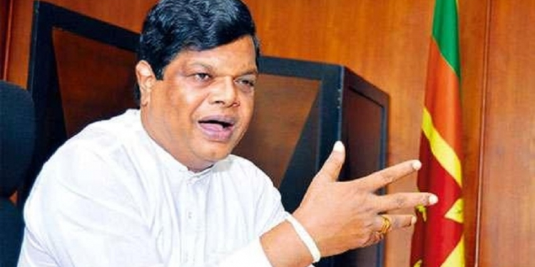 மக்கள் மீது வரிச்சுமையை அதிகரித்தே கொடுப்பனவை வழங்கலாம் : பந்துல குணவர்தன!