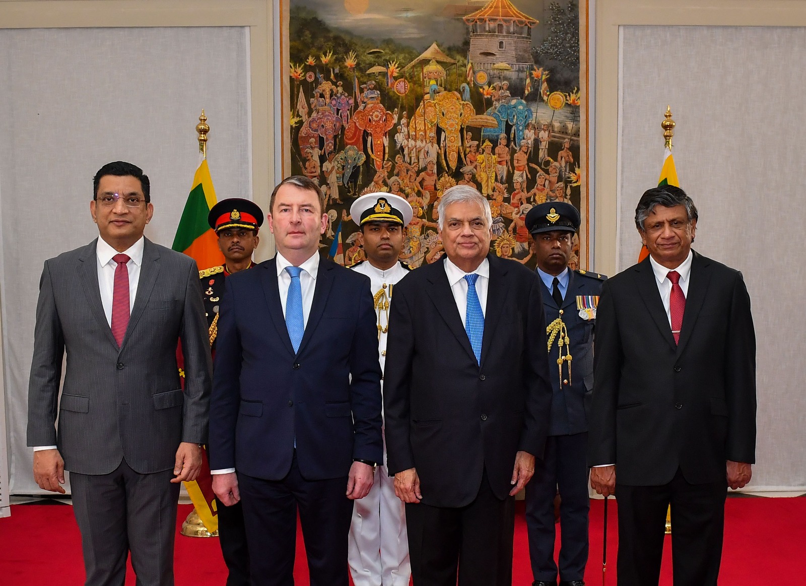 10 தூதுவர்கள் புதிதாக நியமனம்