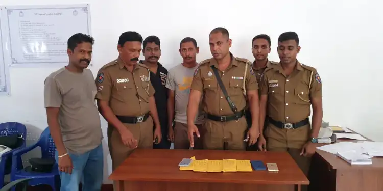 யாழில் கையடக்கத் தொலைபேசித் திருட்டில் ஈடுபட்டுவந்த மூவர் கைது!