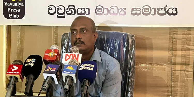 வடக்கு – கிழக்கில் ஆயிரம் விகாரைகளை  நிறுவ தமிழ்கூட்டமைப்பு கை உயர்த்தியது கொழும்பு மாநகர முன்னாள் உறுப்பினர் சாட்டை