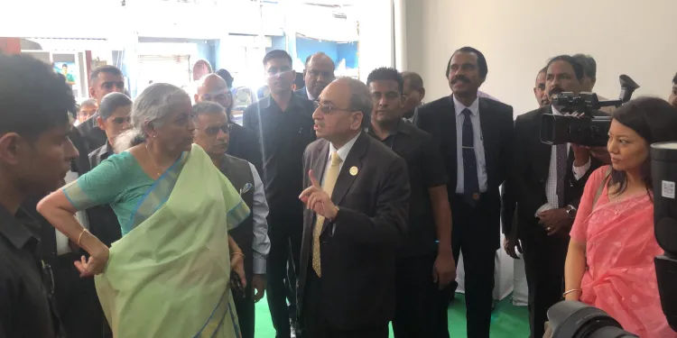 ‘ஸ்டேட் பாங்க் ஒப் இந்தியாவின்‘ கிளையை திறந்து வைத்தார் நிர்மலா சீதாராமன்