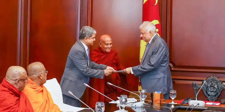 இமயமலைப் பிரகடனம் ஜனாதிபதியிடம் கையளிப்பு!