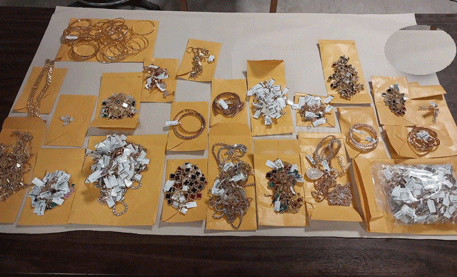 கட்டுநாயக்கவில் 12 கோடி ரூபா பெறுமதியான நகைகளுடன் இந்தியப் பெண் ஒருவர் கைது!