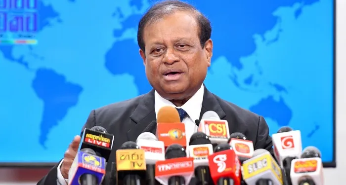 பெப்ரவரி 19 ஆம் திகதிக்கு முன்னர் பாடப்புத்தகங்களை வழங்குவோம்! கல்வி அமைச்சர் சுசில் தகவல்