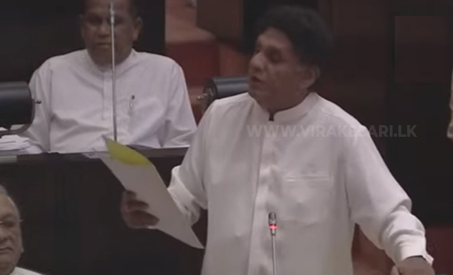 சமலின் இரட்டை வேட நடத்தைக்கு சஜித் சபையில் கடும் எதிர்ப்பு