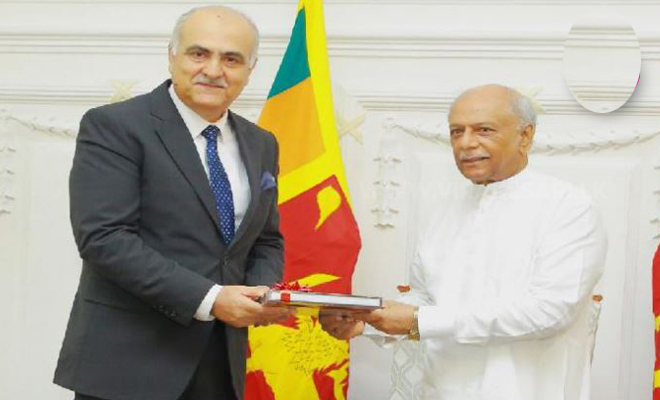 பிரதமர் தினேஷ் குணவர்தன பாக். உயர்ஸ்தானிகர் சந்திப்பு