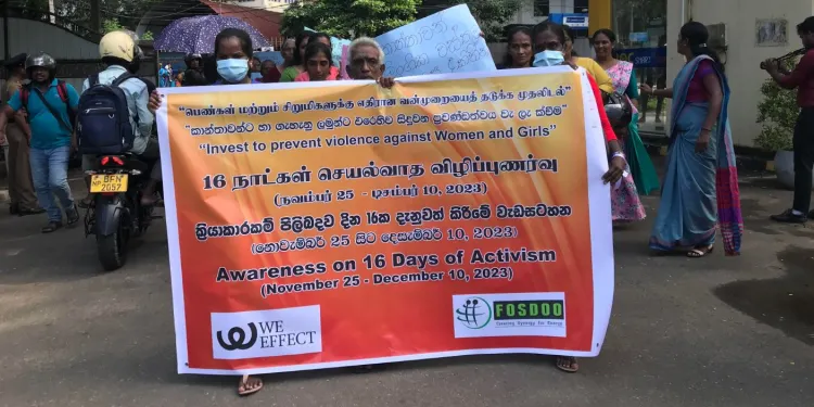 பெண்களுக்கு எதிரான வன்முறைகளை நிறுத்துங்கள்! வவுனியாவில் பேரணி!