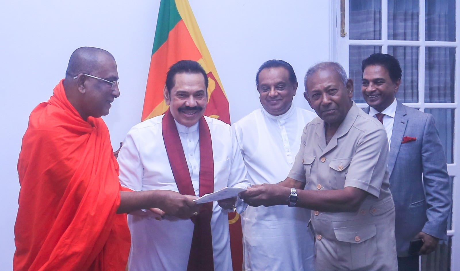 மஹிந்தவிடம் இமாலய பிரகடனத்தை சமர்ப்பித்த உலகத் தமிழர் பேரவை!