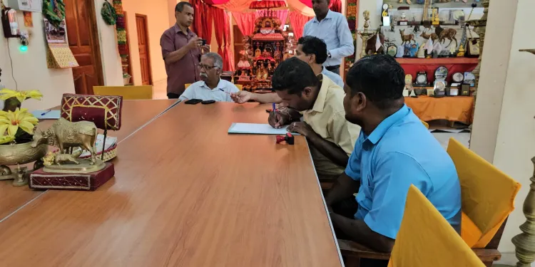 அரசியல் கைதிகளின் விடுதலையை வலியுறுத்தி கையெழுத்து சேகரிப்பு!