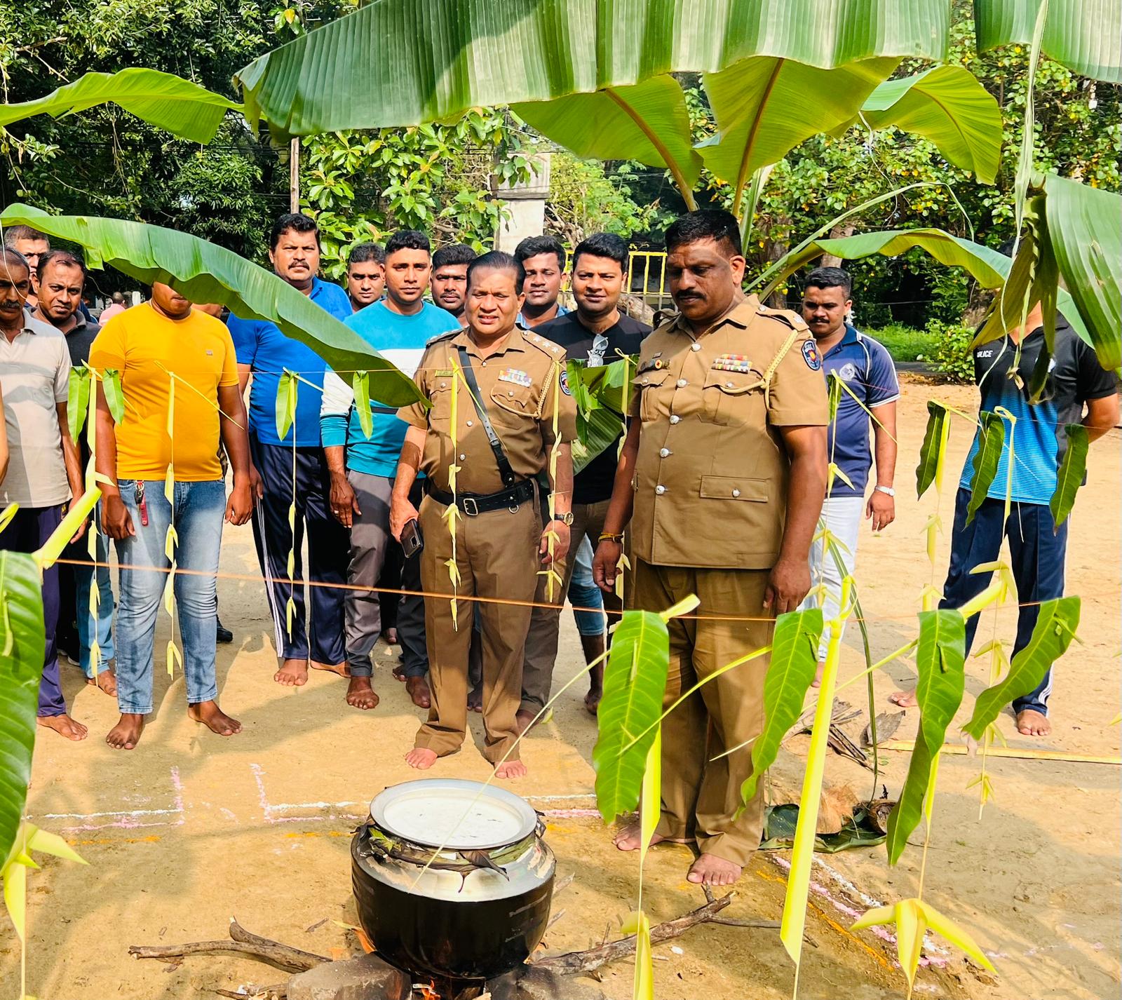 சாவகச்சேரி பொலிஸ் நிலையத்தில் மாபெரும் பொங்கல் பெருவிழா!
