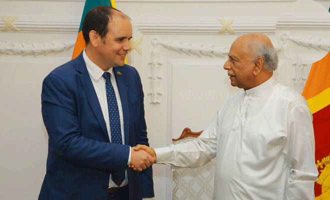 பிரதமர் தினேஷ் குணவர்தனவுடன் நியூஸிலாந்து உயர்ஸ்தானிகர் சந்திப்பு