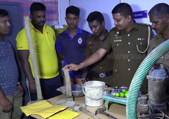 புதையல் தோண்டிய நால்வர் கஹதுடுவ பொலிஸால் கைது!