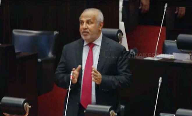 இஸ்ரேலைப் பாதுகாக்கக் கடற்படையை அனுப்புவதை நிறுத்தி கிழக்கில் பாதிக்கப்பட்ட மக்களுக்கு உதவுக!  ஹக்கீம் வலியுறுத்து