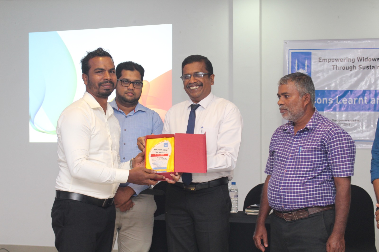 அம்பாறை மாவட்டத்தில் சிறப்பாக செயற்பட்ட பிரதேச செயலகங்களுக்கு உயரிய கௌரவம்