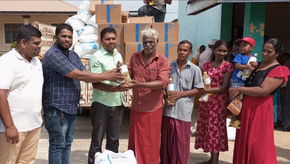 உலக உணவு திட்டத்தின்கீழ் சம்மாந்துறையில் இரண்டாம் கட்ட நிவாரண பொதிகள் வழங்கல்!