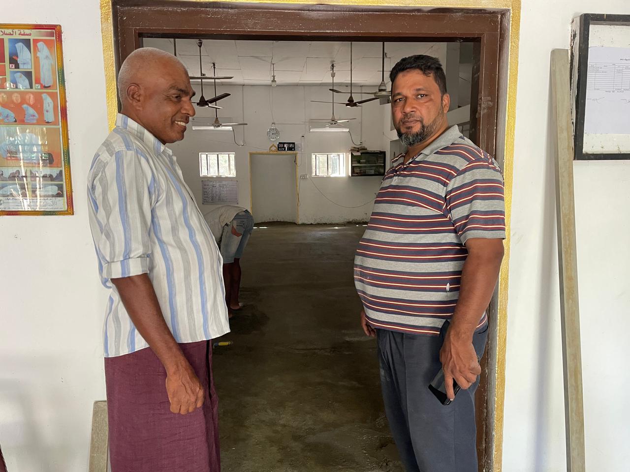 சமூக ஆர்வலரும், அ.இ.ம. காங்கிரஸ் கட்சியின் ஏ.கே.அமீரால் சீமெந்து பக்கெட்டுகள் வழங்கல்!