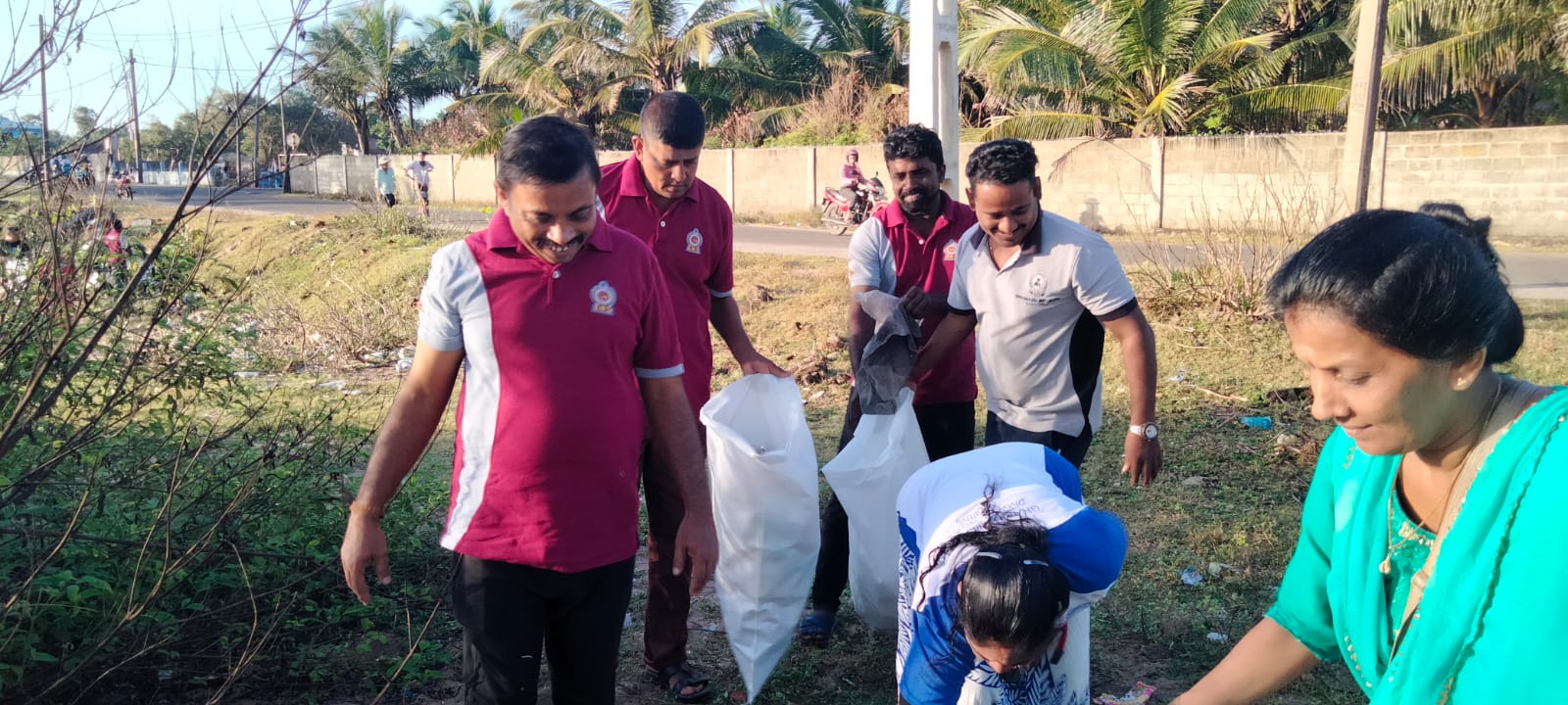 சுதந்திர தினத்தை ஒட்டி காரைதீவில் சிரமதானம்!