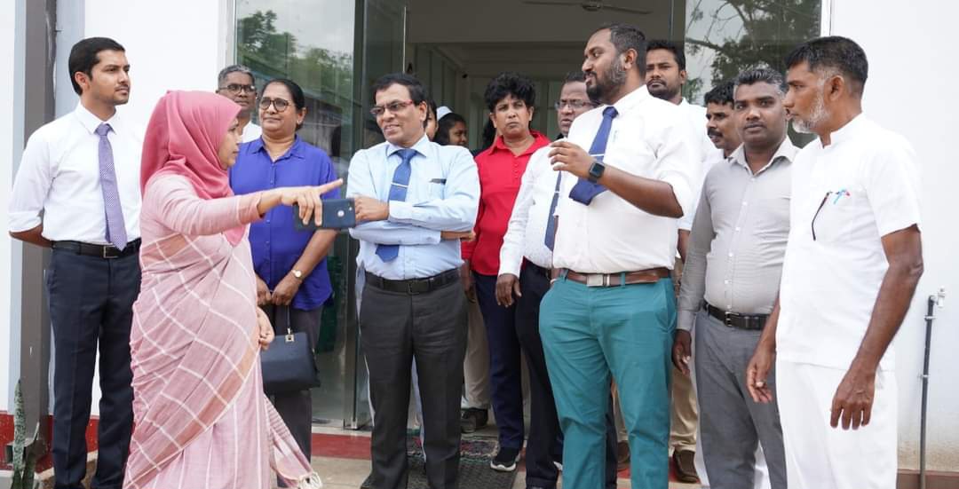 தேசிய திட்டமிடல் திணைக்கள சிரேஷ்ட அதிகாரிகள் தீகவாப்பிய பிரதேச வைத்தியசாலைக்கு கள விஜயம்