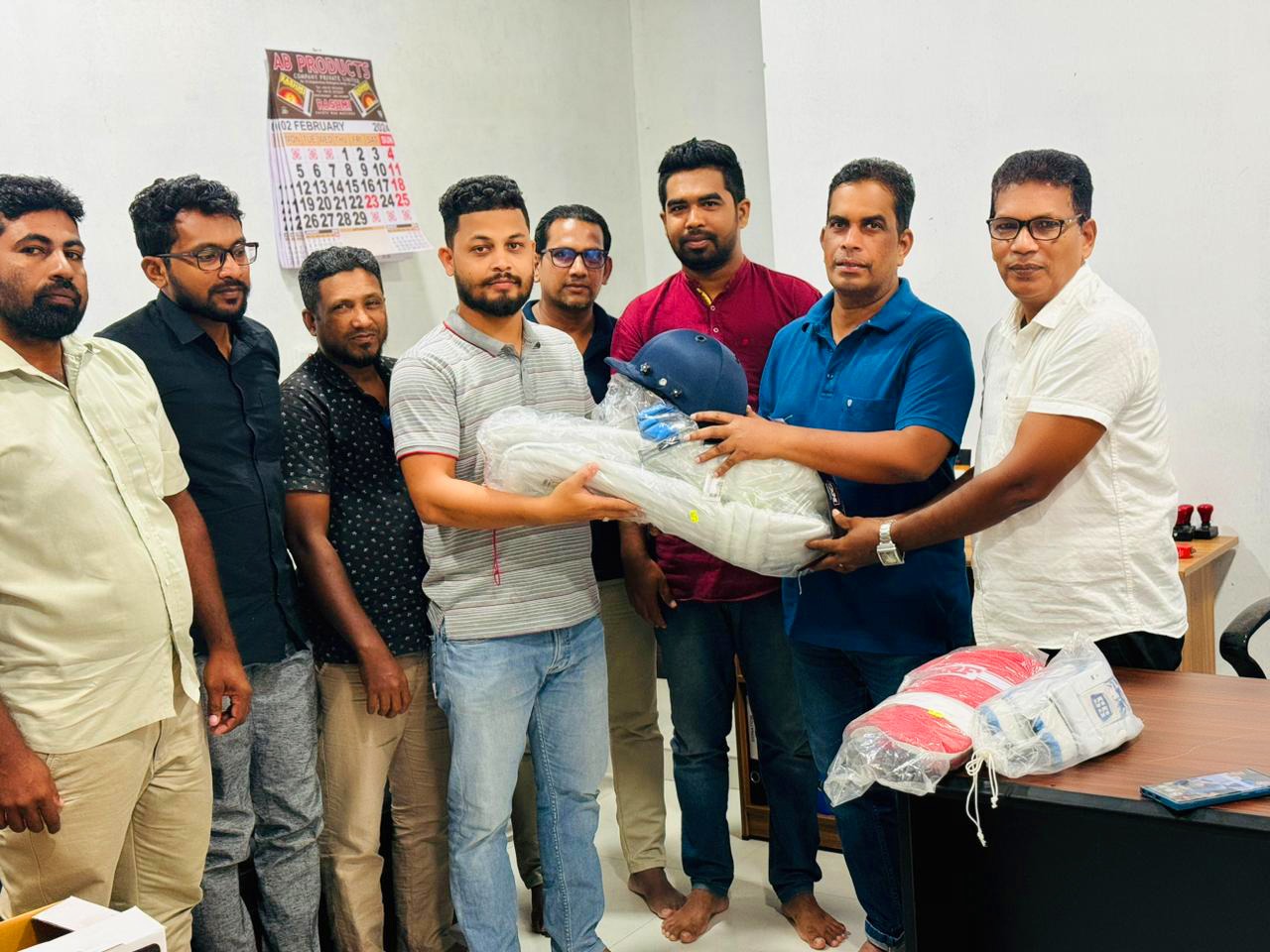 மருதமுனை பிறைட் பியூச்சர் கழகத்துக்கு விளையாட்டு உபகரணங்கள் வழங்கல்!