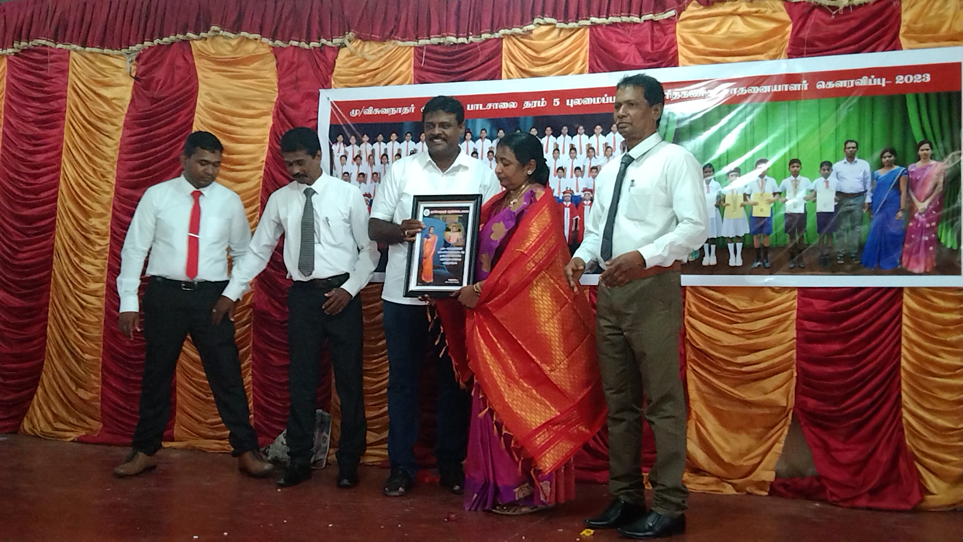 முல்லை விஸ்வநாதர் ஆரம்பப் பாடசாலையின் புலமைப்பரிசில்  சாதனையாளர்கள் கௌரவிப்பு