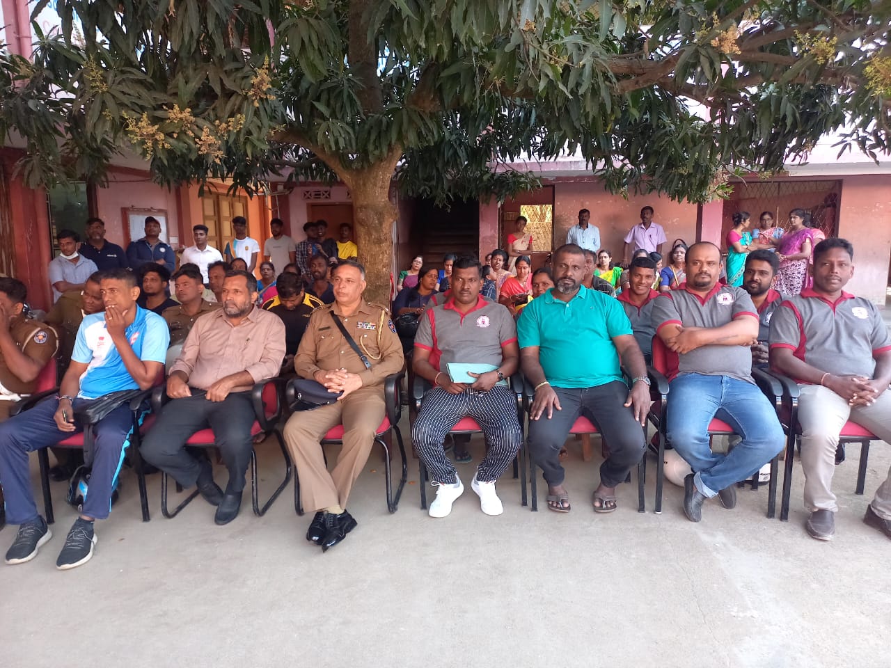 வவுனியா விபுலானந்தாக் கல்லூரி விளையாட்டு போட்டியை நடத்தியது