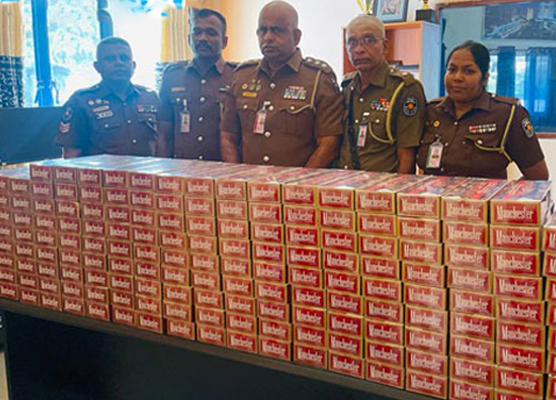 வெளிநாட்டுச் சிகரெட்டுகளுடன் இருவர் கட்டுநாயக்கவில்; கைது