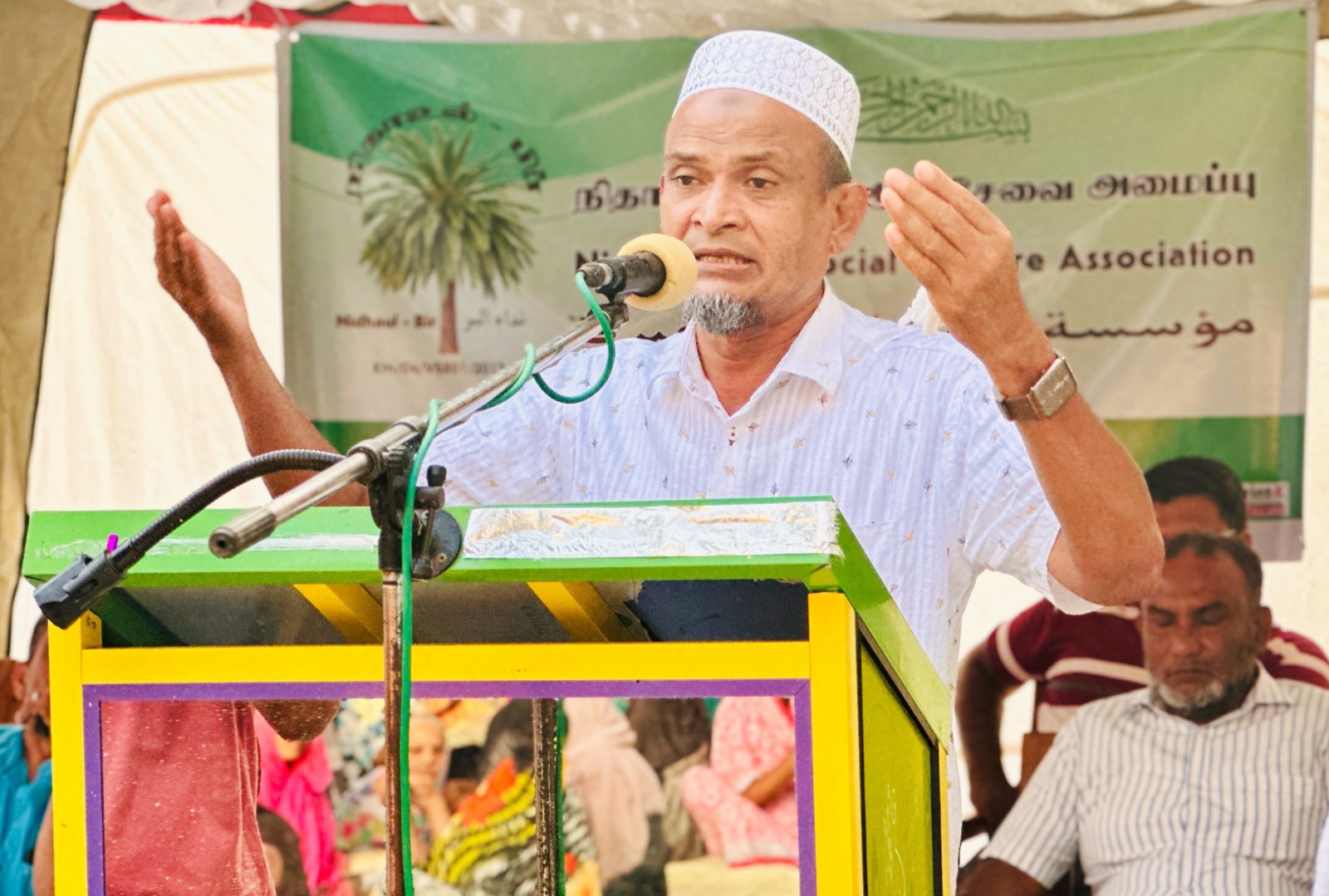 சாய்ந்தமருதில் நிதாஉல் பீர் சமூகசேவை அமைப்பின் உலருணவு பொதிகள் வழங்கல்!