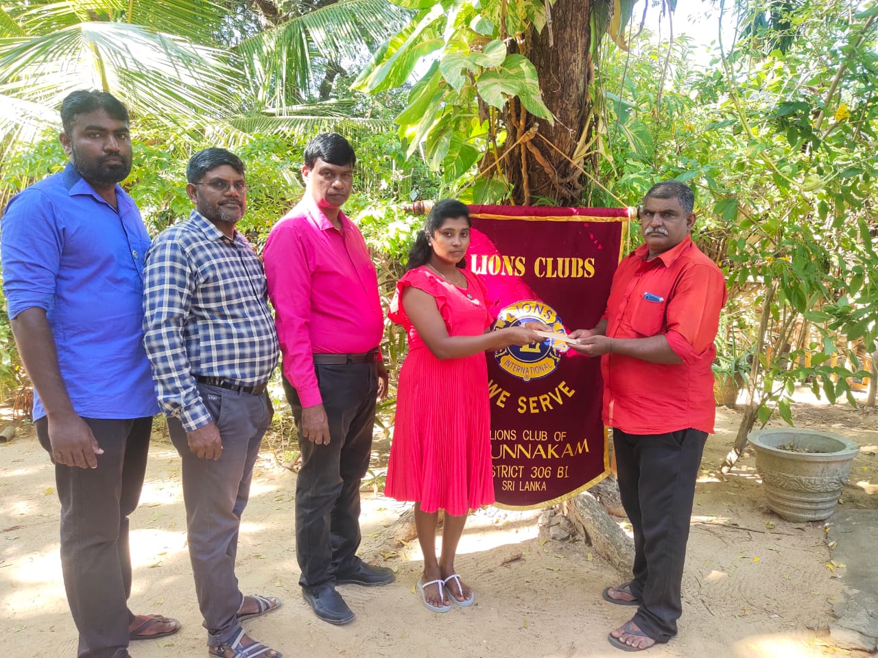 யுத்தத்தினால் பாதிக்கப்பட்டவர்களுக்கு சுன்னாகம் லயன்ஸ் வாழ்வாதார உதவி