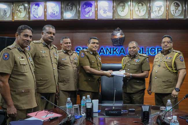 பொலிஸ் ஒழுக்காற்று விசாரணை குழு அறிக்கை கையளிப்பு